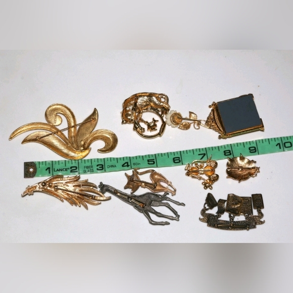 Vintage brooch lot estate fashion jewelry cat daisy ladybug giraffe. JJ Jonette - Picture 6 of 6